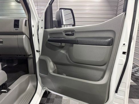 Used 2020 Nissan NV 2500 SV image 30