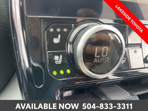 Used 2023 Toyota Highlander Limited FWD image 37