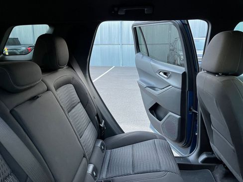 Used 2025 Chevrolet Equinox LT image 36