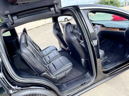 Used 2018 Tesla Model X 75D AWD/4WD image 35