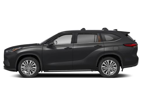 New 2025 Toyota Highlander Platinum image 3
