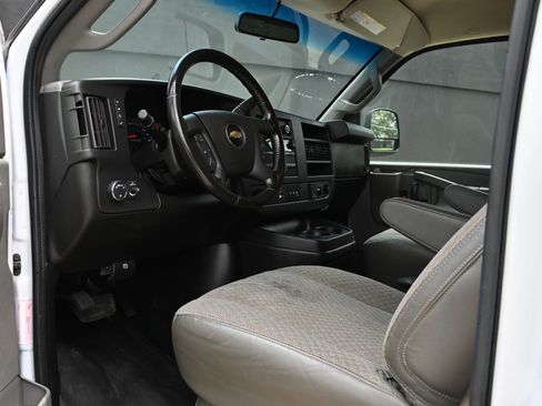 Used 2021 Chevrolet Express 2500 w/ Driver Convenience Package image 13