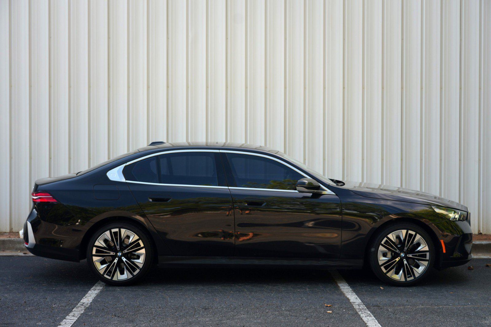 Used 2024 BMW 530i w/ Convenience Package RWD image 60