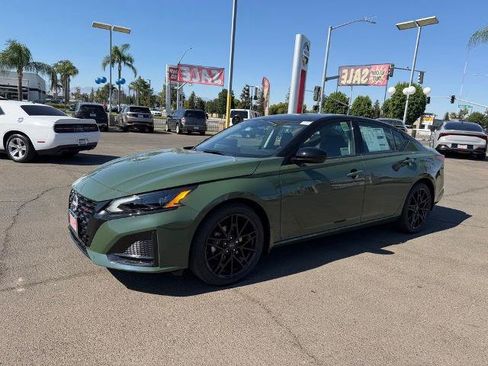 New 2026 Nissan Altima 2.5 SR w/ SR Midnight Edition Package FWD image 3