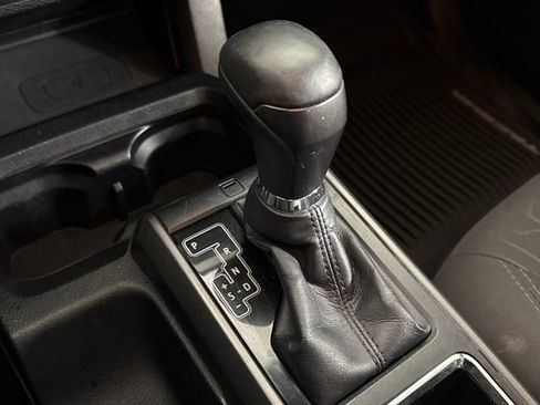 Used 2017 Toyota Tacoma TRD Sport w/ Tow Package (A/T) image 35