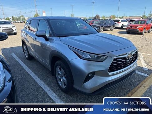Used 2020 Toyota Highlander LE AWD/4WD image 1