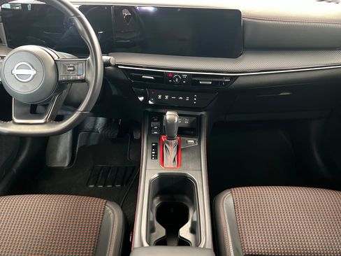 Used 2025 Nissan Kicks SR FWD image 14