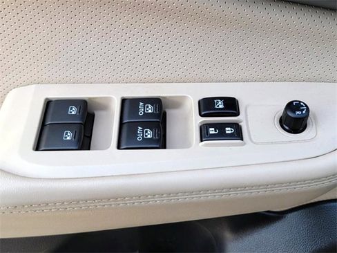 Used 2016 Subaru Legacy 2.5i Limited image 31