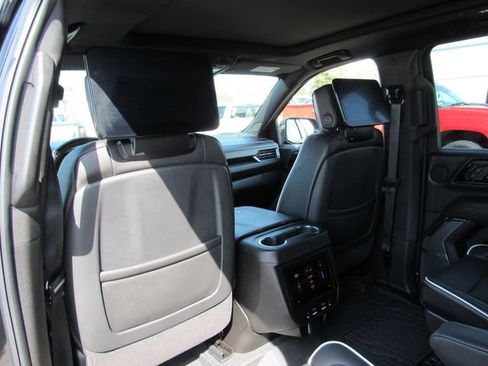 Used 2025 GMC Yukon XL AT4 Ultimate AWD/4WD image 33
