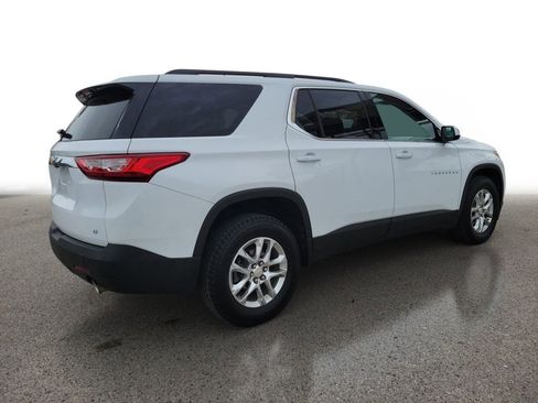 Used 2020 Chevrolet Traverse LT w/ Driver Confidence II Package image 4