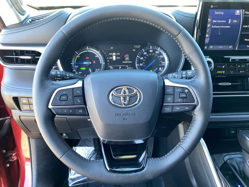 Used 2020 Toyota Highlander Limited Platinum image 26