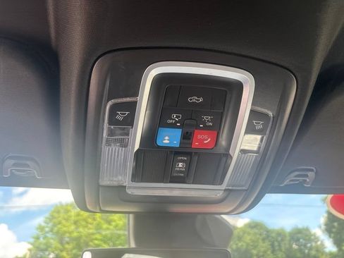 Used 2025 RAM 1500 Big Horn AWD/4WD image 38