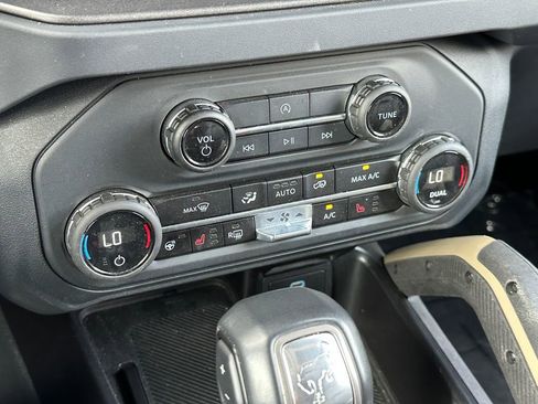 Used 2025 Ford Bronco Badlands AWD/4WD image 30