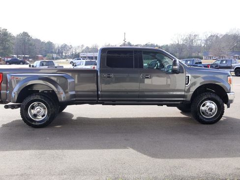 Used 2019 Ford F350 Lariat w/ Lariat Ultimate Package image 4