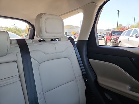 New 2026 Lincoln Corsair Premiere FWD image 6