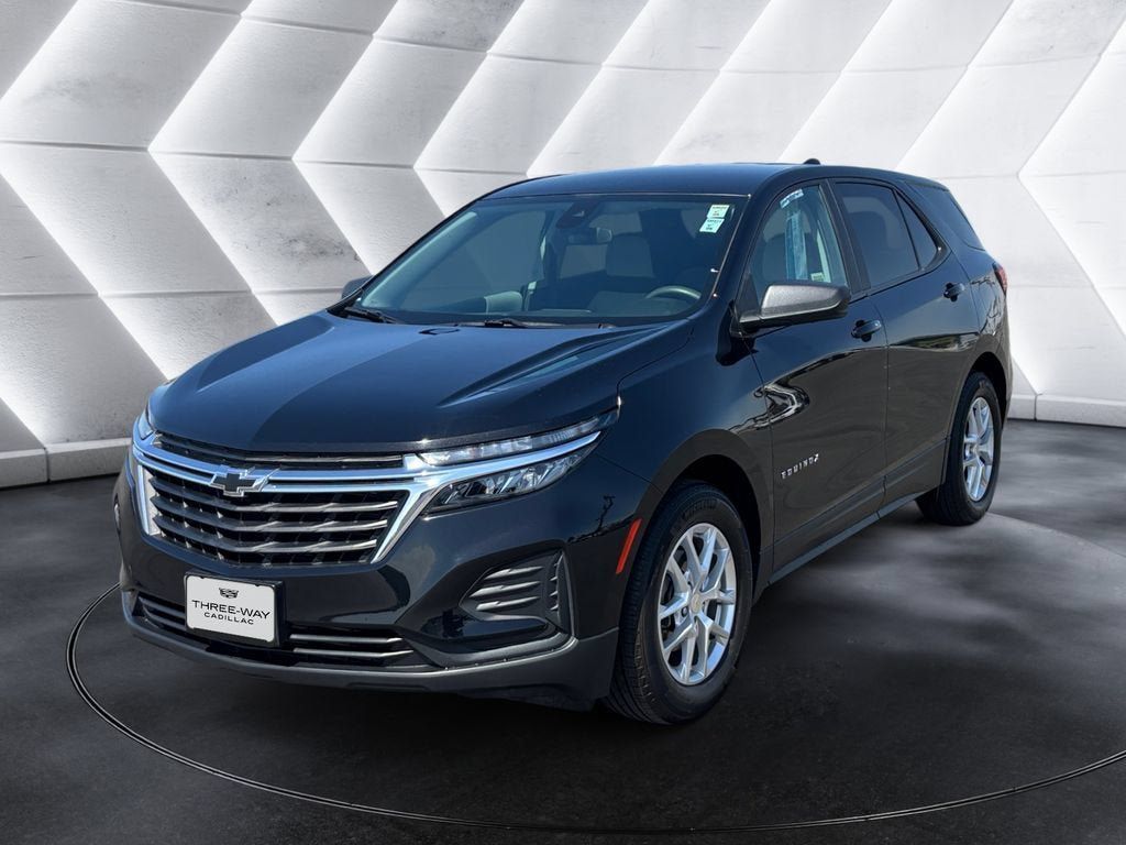 Used 2024 Chevrolet Equinox LS w/ LS Convenience Package FWD image 1