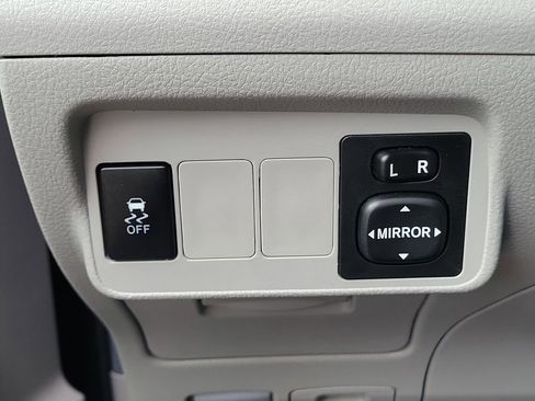 Used 2011 Toyota Corolla LE image 21