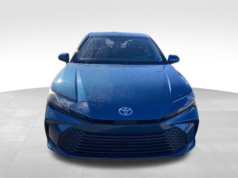 Used 2025 Toyota Camry LE image 10