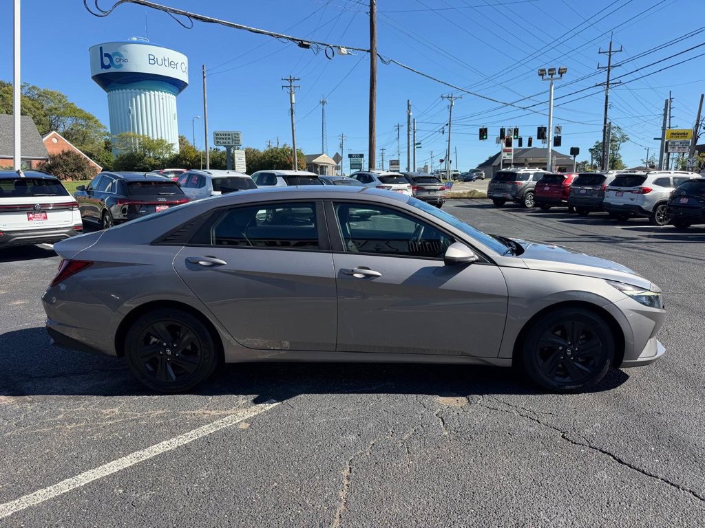 Used 2023 Hyundai Elantra SEL FWD image 5
