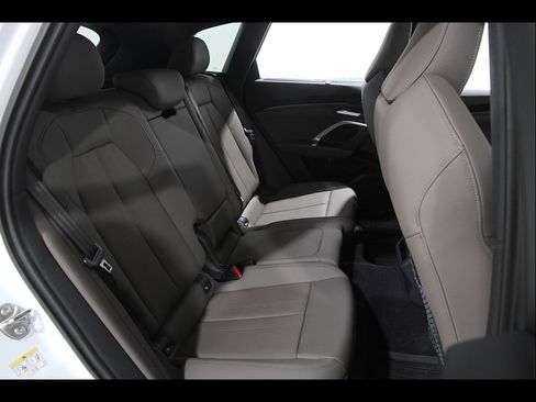 Used 2025 Audi Q5 Premium Plus AWD/4WD image 21