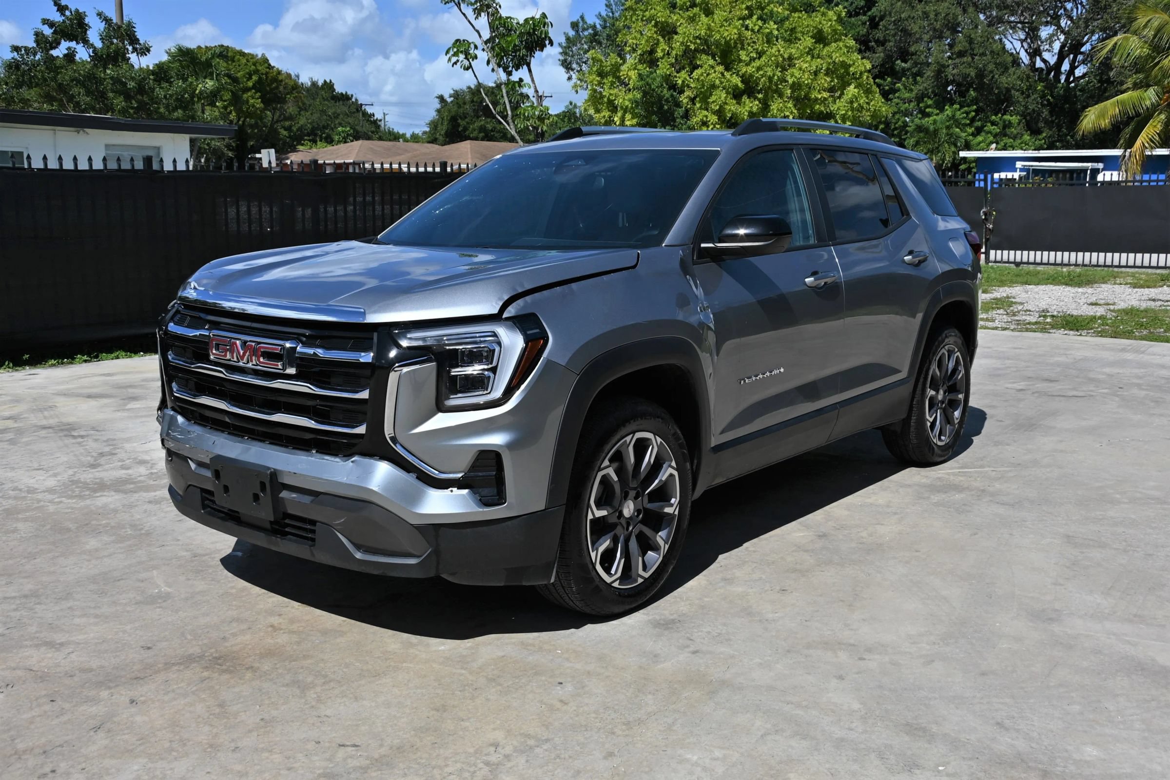 Used 2026 GMC Terrain Elevation w/ Elevation Premium Package FWD image 2
