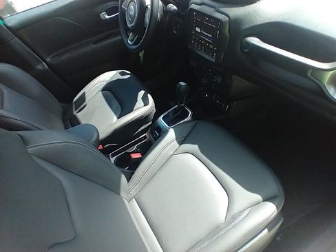 Used 2022 Jeep Renegade Limited AWD/4WD image 15