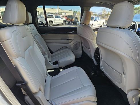 Used 2025 Jeep Grand Cherokee L Limited image 19