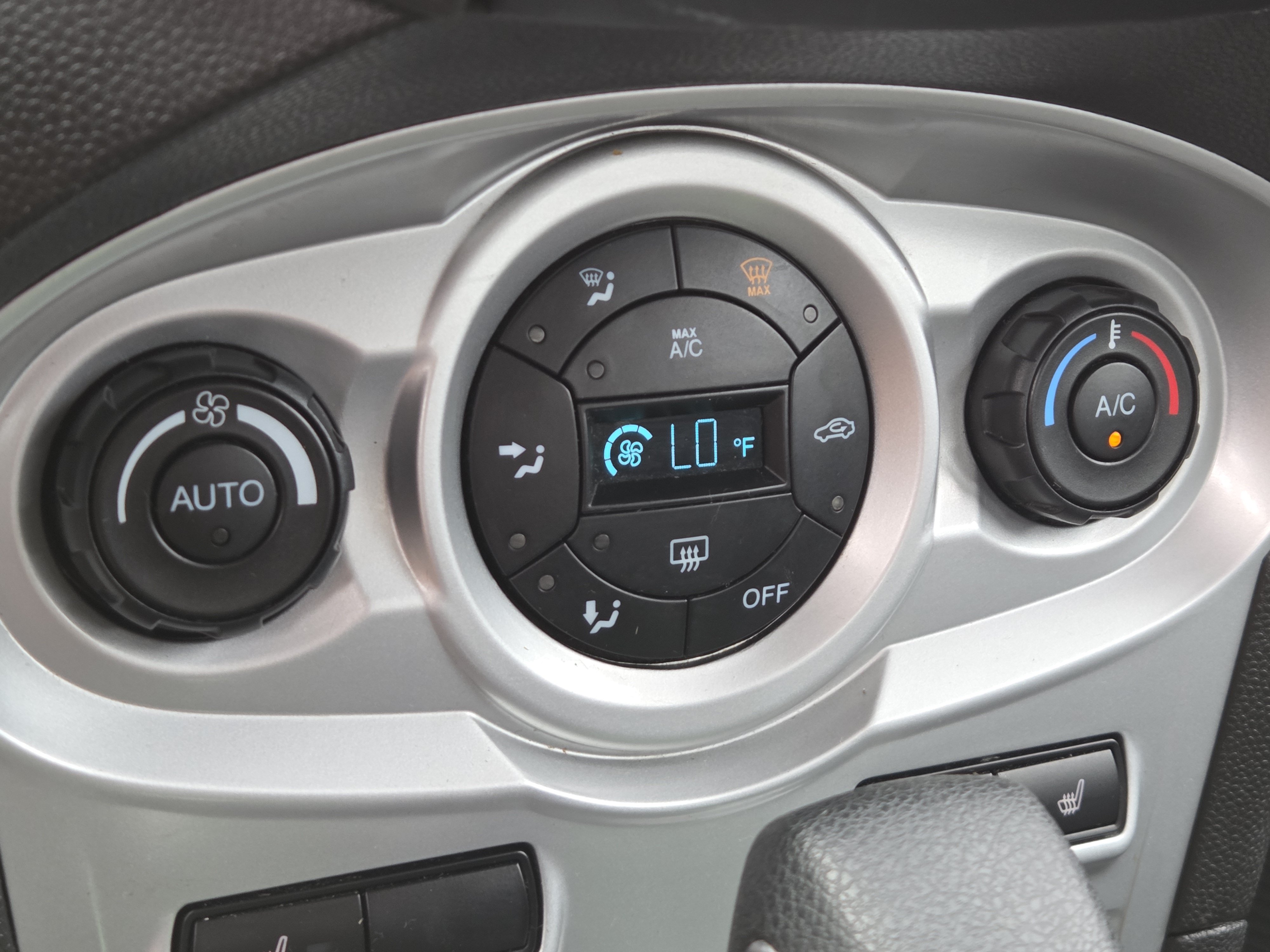 Used 2019 Ford Fiesta SE w/ Cold Weather Package FWD image 18