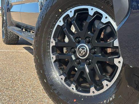 Used 2022 Toyota Tundra SR5 image 2