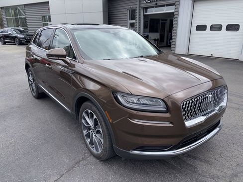 Used 2022 Lincoln Nautilus Reserve image 9