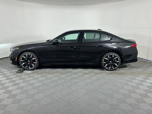 Used 2026 BMW 530i w/ Executive Package RWD image 2