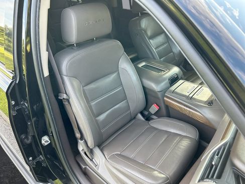 Used 2020 GMC Yukon XL Denali RWD image 32