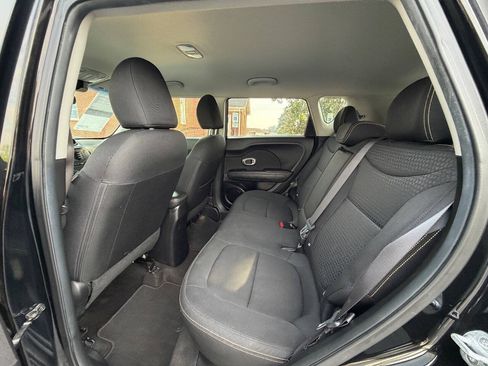 Used 2014 Kia Soul + FWD image 13