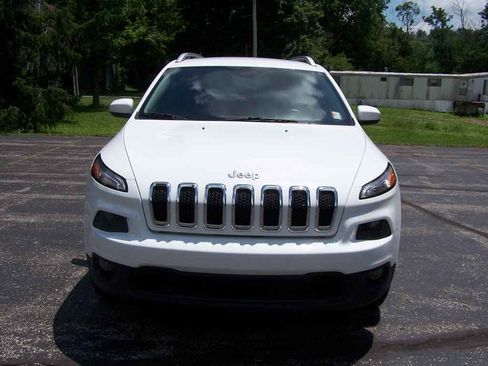 Used 2017 Jeep Cherokee Latitude w/ Trailer Tow Group AWD/4WD image 2