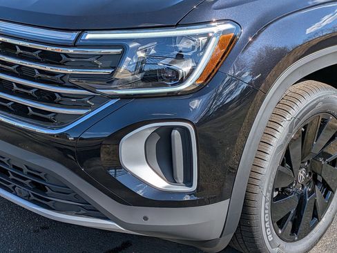 New 2026 Volkswagen Atlas SE image 9