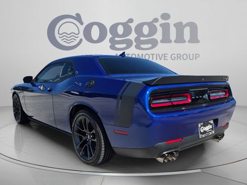 Used 2021 Dodge Challenger R/T Scat Pack w/ Scat Pack Stripe RWD image 4