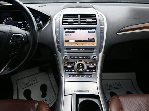 Used 2019 Lincoln MKZ Reserve FWD image 17