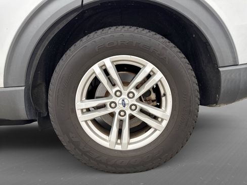 Used 2020 Ford Explorer XLT w/ Equipment Group 202A AWD/4WD image 13