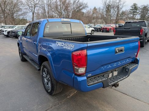 Certified 2017 Toyota Tacoma TRD Sport w/ Tow Package (A/T) image 5