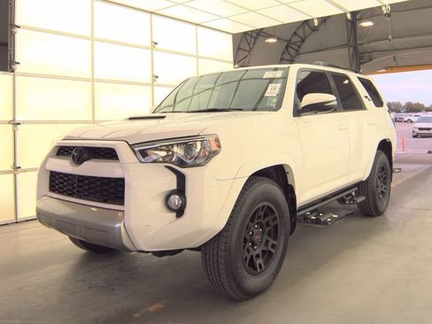 Used 2019 Toyota 4Runner TRD Off-Road Premium image 2