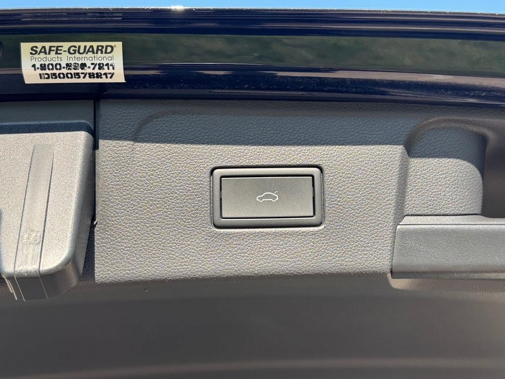 Used 2023 Volkswagen Atlas SE AWD/4WD image 6