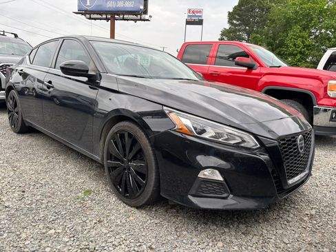 Used 2020 Nissan Altima 2.5 SR FWD image 2