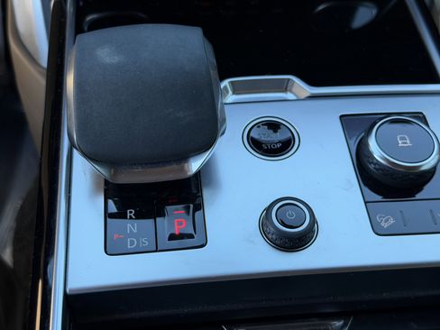 Used 2023 Land Rover Range Rover Long Wheelbase Autobiography image 25