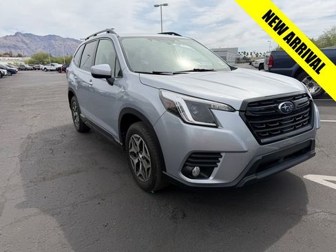 Used 2023 Subaru Forester Premium AWD/4WD image 1