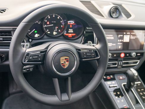 Certified 2026 Porsche Macan AWD/4WD image 14