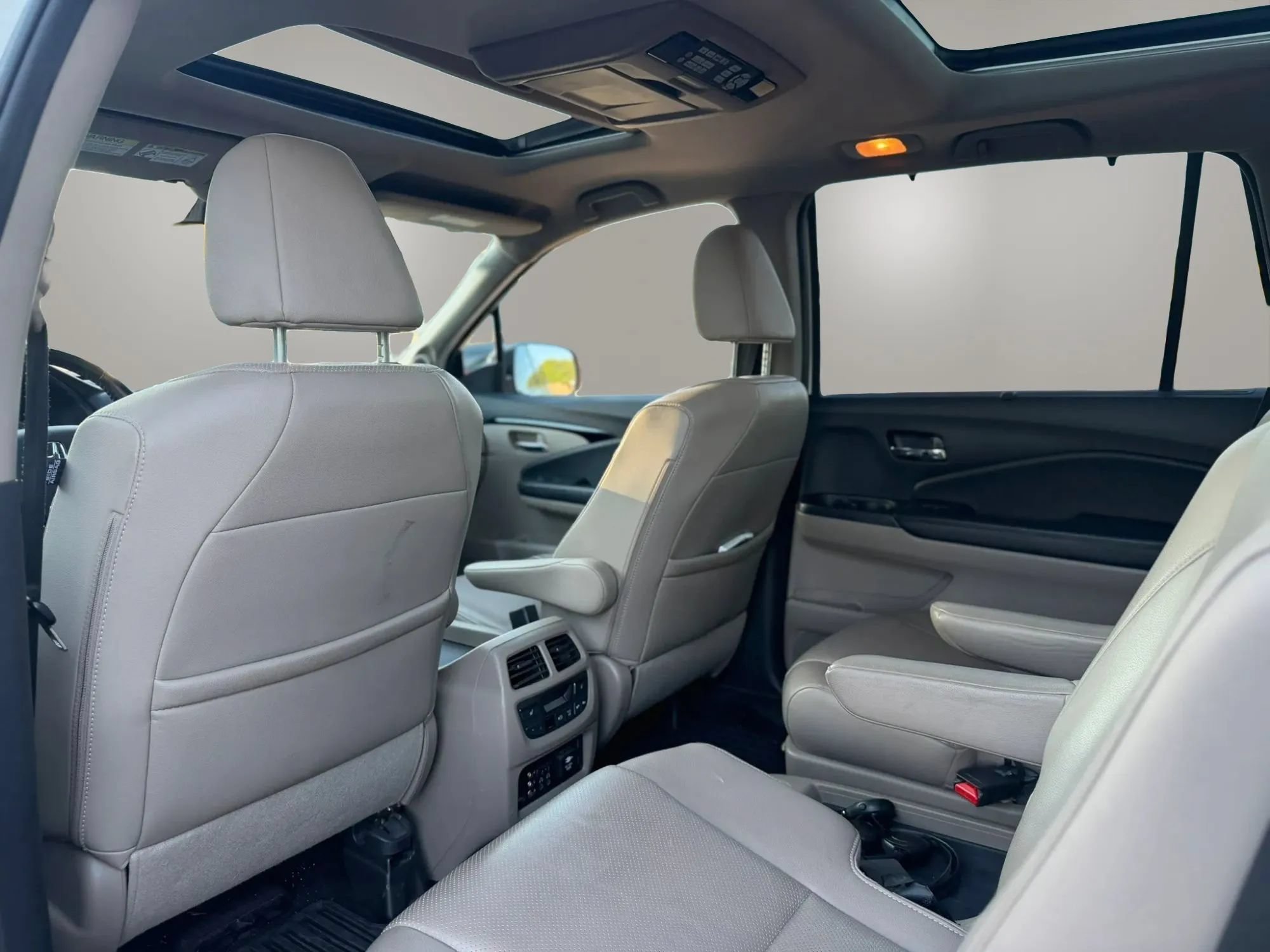 Used 2016 Honda Pilot Elite image 22