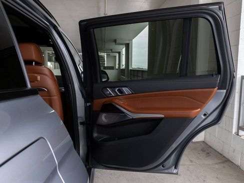 Certified 2025 BMW X7 M60i image 28