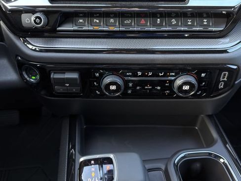 New 2026 Chevrolet Silverado 1500 ZR2 AWD/4WD image 17