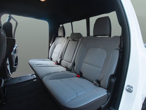 Used 2023 RAM 1500 Big Horn AWD/4WD image 15
