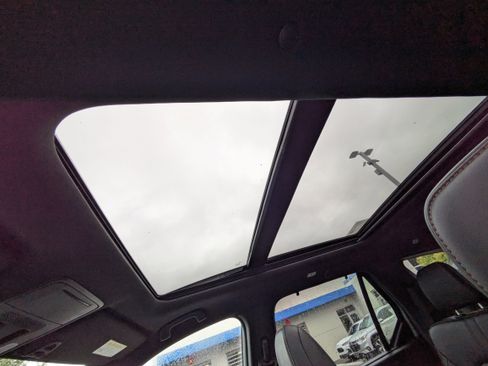 Used 2025 Honda Pilot TrailSport image 28